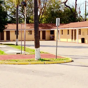 cadillac-motel.hotelstampa.org/